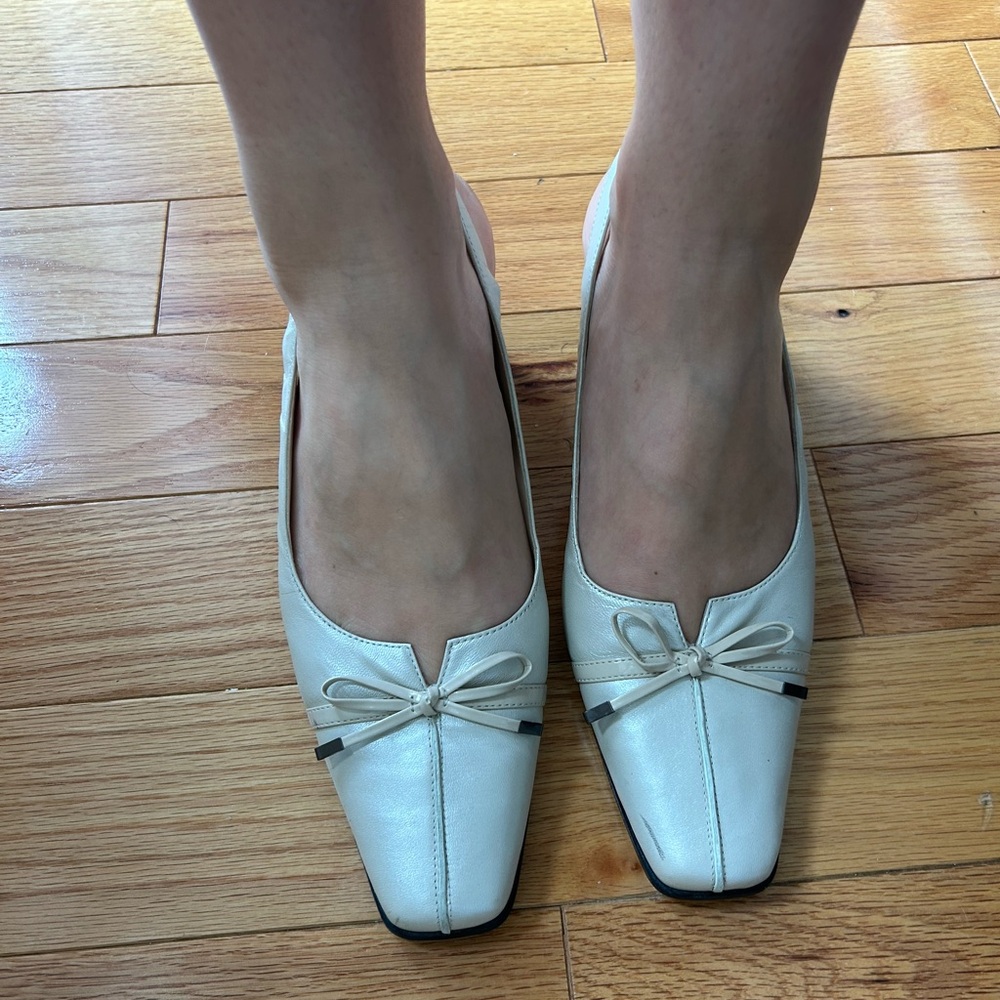 Cream Heels with Classic Design and Comfort